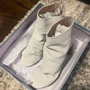 Nib Seychelles White booties sz 8.5